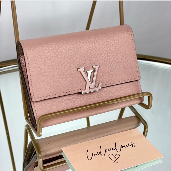 Louis Vuitton Handbags - Capucines Compact Wallet Color Magnolia